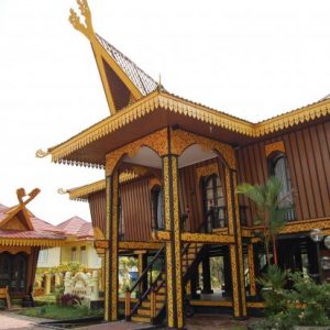 Rumah perabung lima